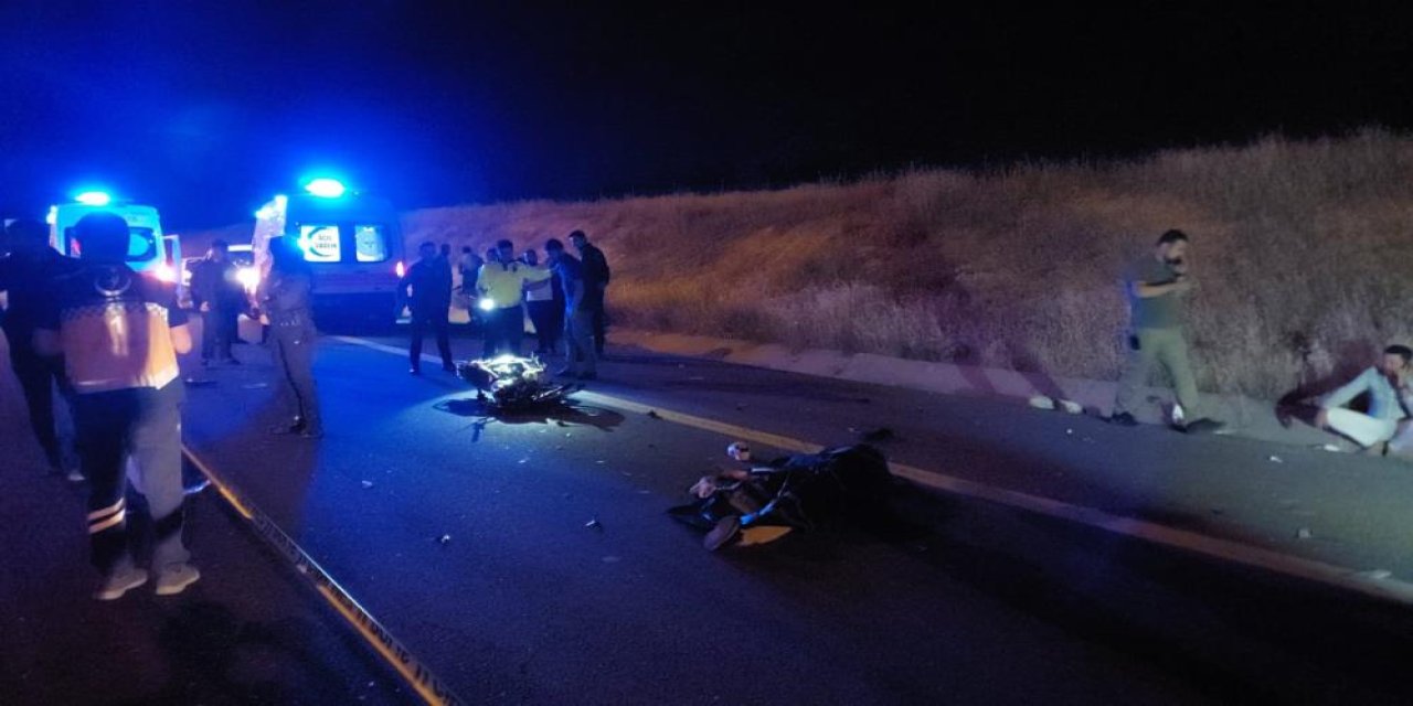 Çarpışan iki motosikletteki  genç sürücüler hayatını kaybetti!