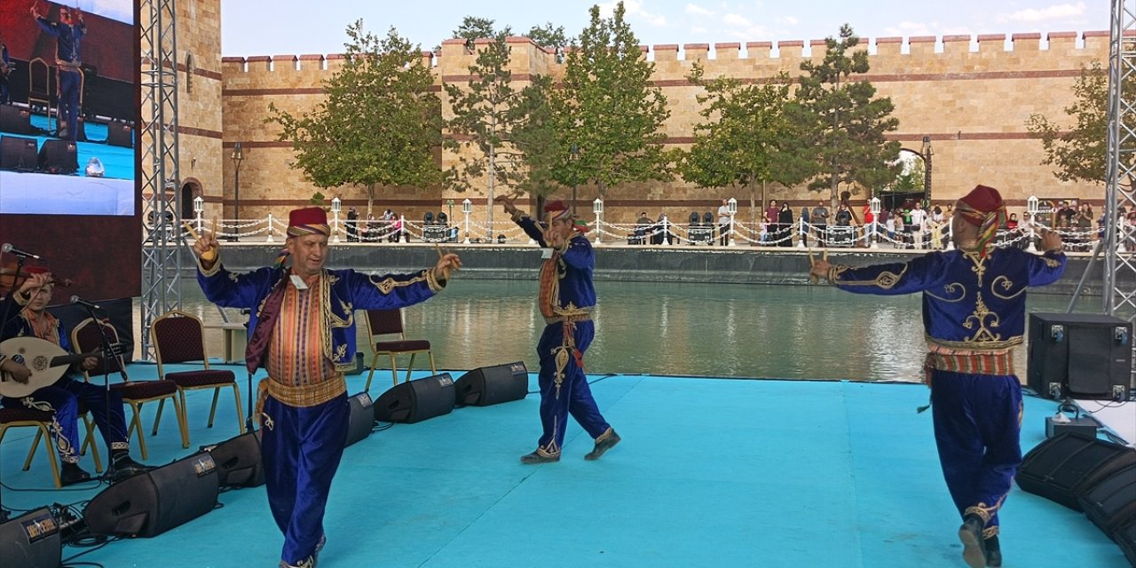 Konya Gastrofest'te Bozkır kaşık ekibi ilgi gördü