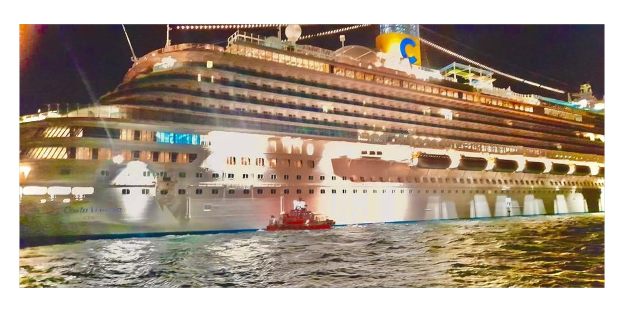 Gemide düşüp yaralanan kadın yolcunun tıbbi tahliyesi KEGM ekiplerince gerçekleştirildi