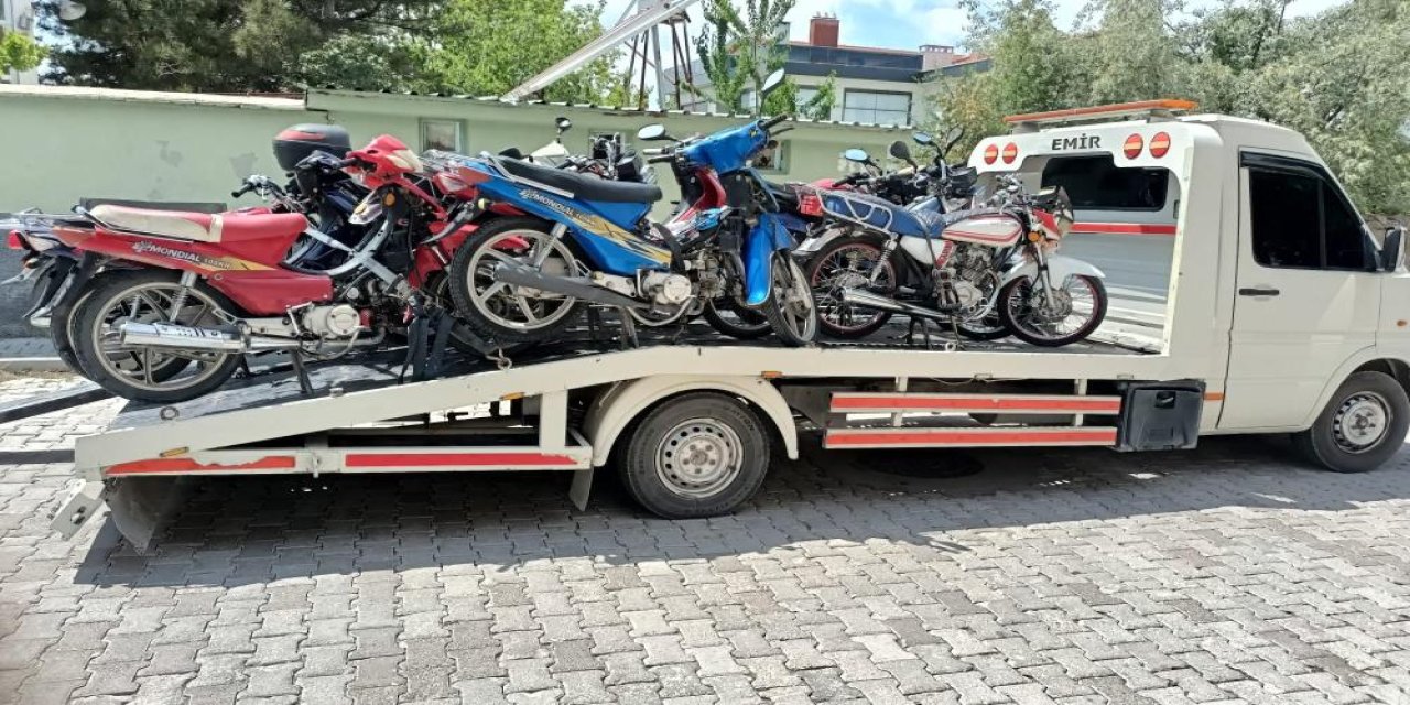 Konya'da motosiklet denetimleri yapıldı! Uymayanlar otoparka çekildi