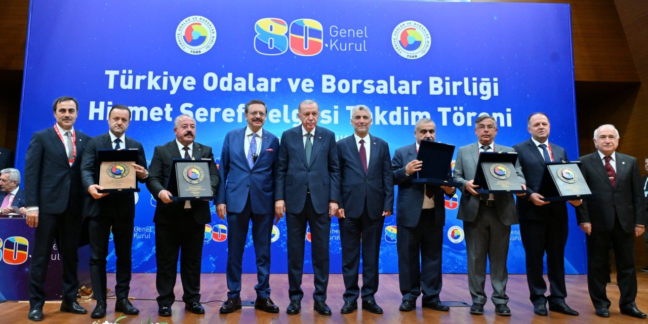 Cumhurbaşkanı Erdoğan'ın elinden plaket aldılar! Öztürk ve Çitfci'nin 20. yıl gururu