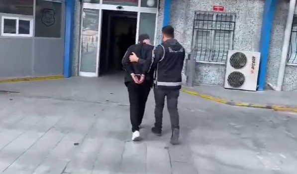 Kamu kurumlarına FETÖ üyelerini yerleştirmek için usulsüzlük yapanlara operasyon: 5 gözaltı