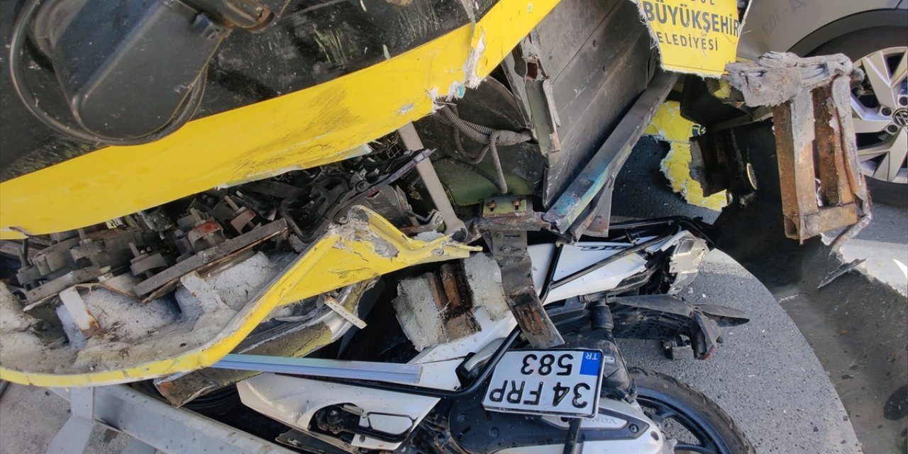 Fatih'te İETT otobüsünün karıştığı zincirleme kazada 14 kişi yaralandı