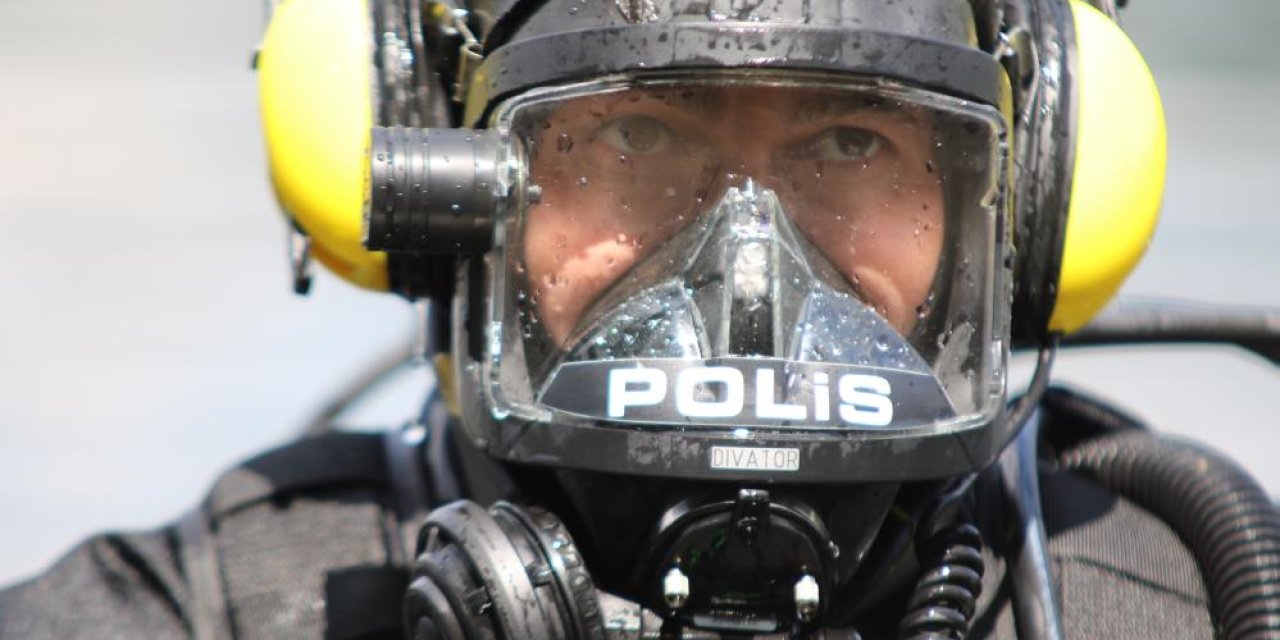 Su altına gizlenmiş suçları böyle buluyorlar! 'Kurbağa Adamlar'ın zorlu mücadelesi