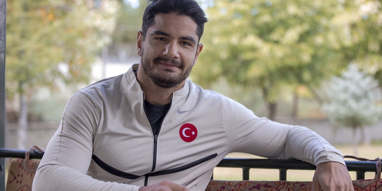 Taha Akgül, üçüncü dünya şampiyonluğu için mindere çıkacak: