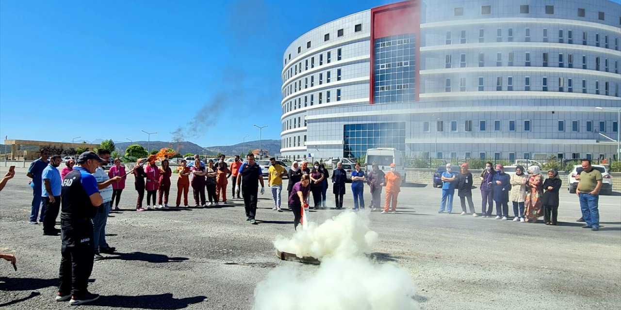 Beyşehir'de afet farkındalık eğitimi ve deprem tatbikatı