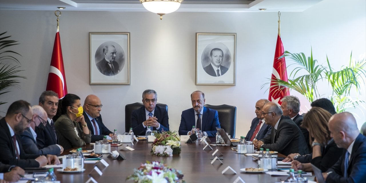 Bakan Bilgin, "Yeni Anayasada Yer Alacak Sosyal Haklar Çalıştayı"na katıldı