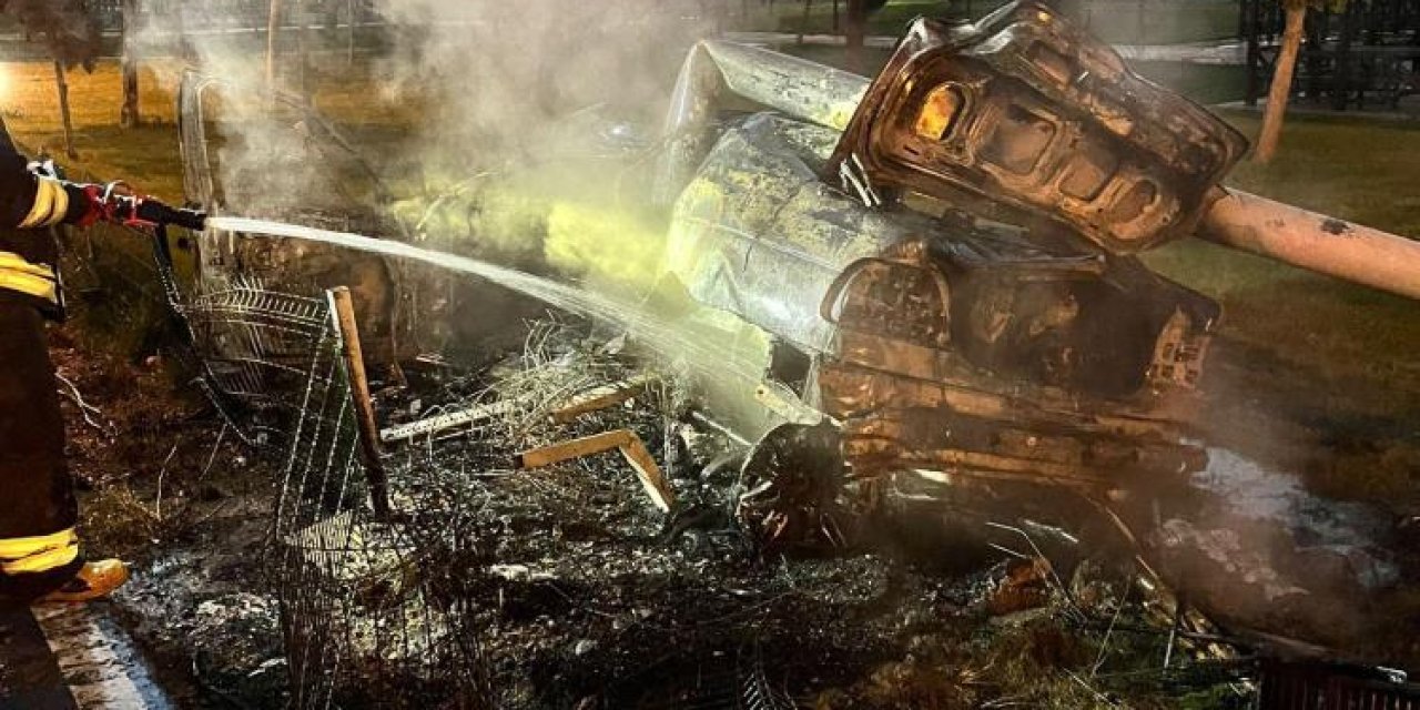 Direğe çarpan otomobil alev aldı: 1 ölü, 1 yaralı