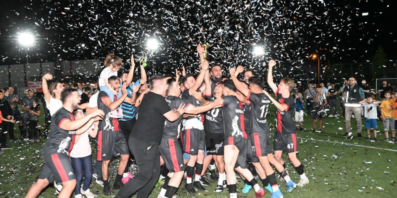 Seydişehir'de geleneksel hale gelen futbol şampiyonasında şampiyon: Ekmek Teknesi Spor