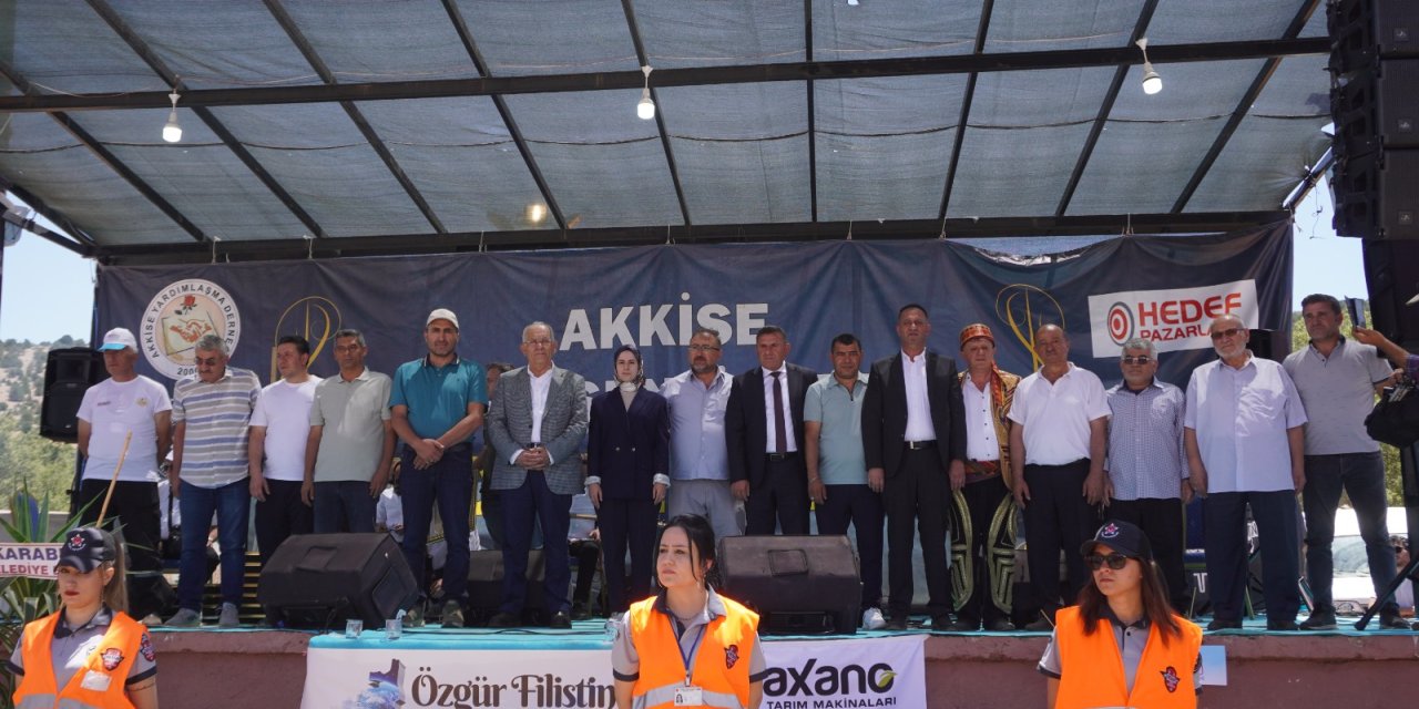 Geleneksel bahar şenliğine 25 bin kişi katıldı! Akkiseliler hasret giderdi