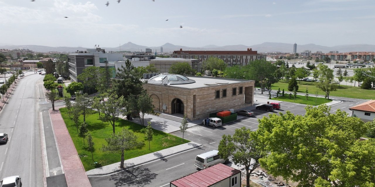 Konya'nın kütüphane kültürüne farlı bir boyut katacak Karatay "Hoş Kubbe" vuslat için gün sayıyor