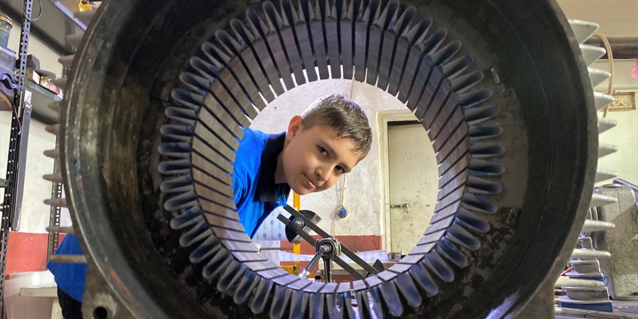 "Yılın çırağı" seçilen 14 yaşındaki Samet, kendi işini kurmayı hedefliyor