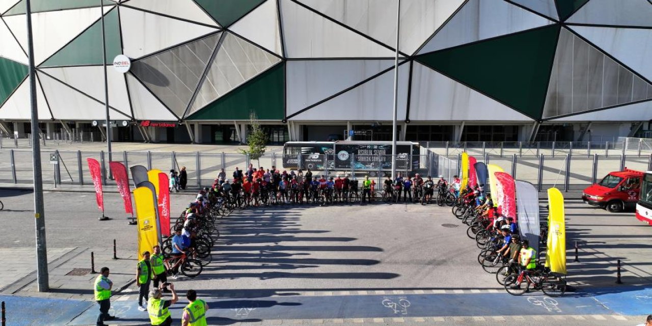 Bu pedallar boşa çevrilmedi! Kazada hayatını kaybeden bisikletçi için bisiklet turu düzenlendi