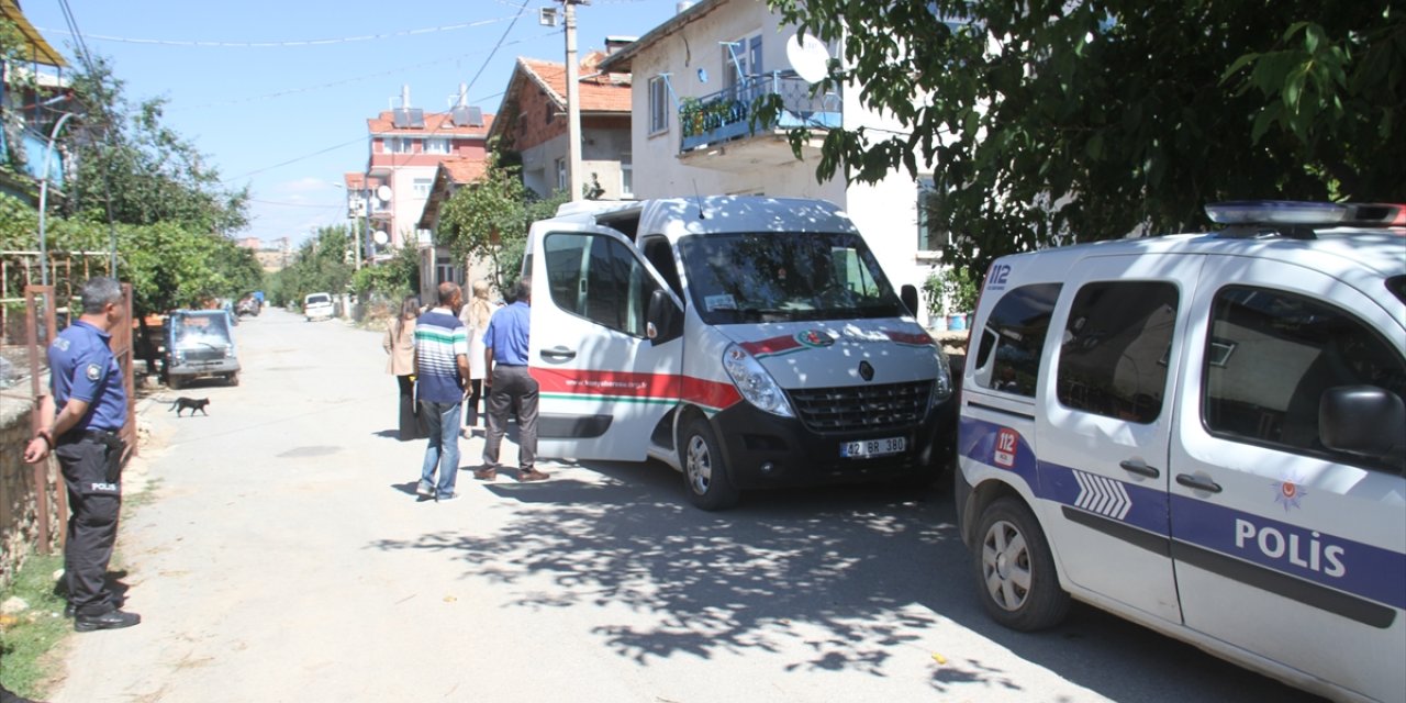 Konya'da bir kişinin karısı tarafından öldürüldüğü iddia edilen evde keşif yapıldı