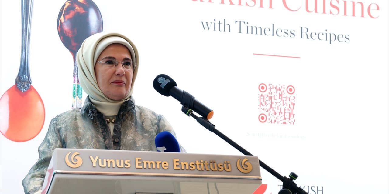 Emine Erdoğan, "Asırlık Tariflerle Türk Mutfağı" kitabının Sırpça tercümesi tanıtım etkinliğinde konuştu: