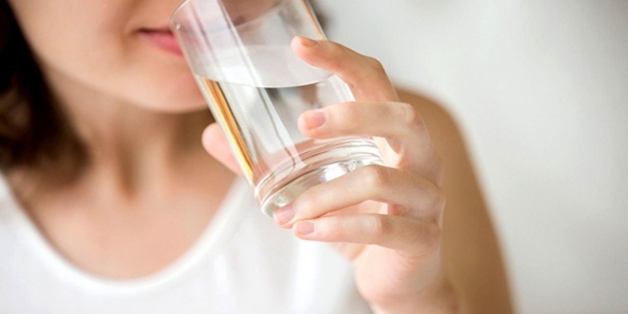 Diyetisyenden en az 2,5 litre su için tavsiyesi: