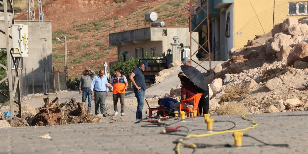 AFAD ekipleri, yer altından sesler geldiği iddia edilen köyde incelemede bulundu