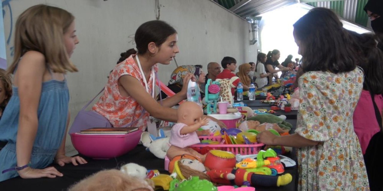 Konyalı çocuklardan ailelerine destek! Eski oyuncaklarını sattılar