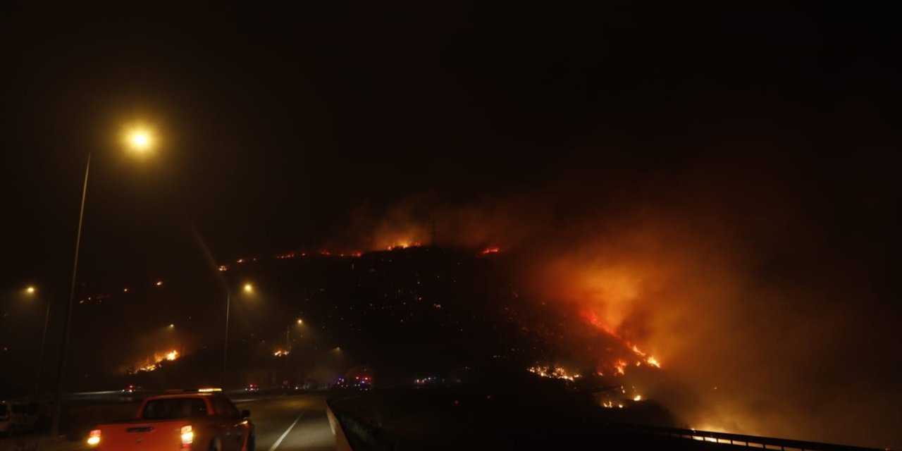 Mersin'deki orman yangınına müdahale sürüyor