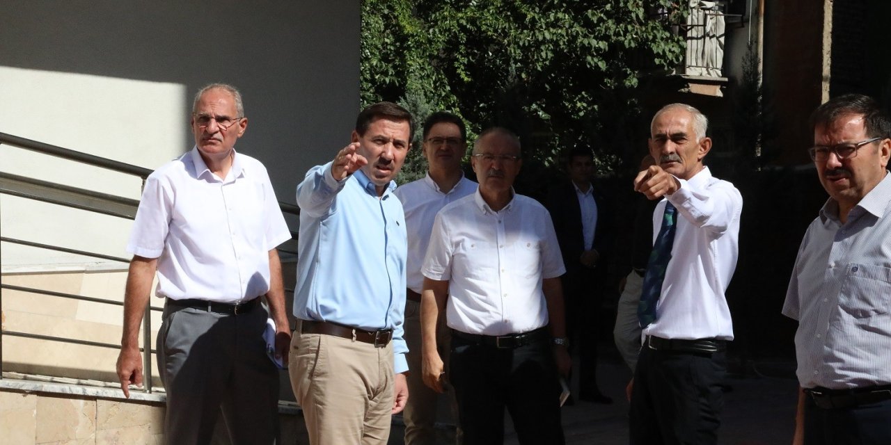 İlçesinin 7 mahallesini daha ziyaret eden Başkan Hasan Kılca; "Daha yapacak çok işimiz var"