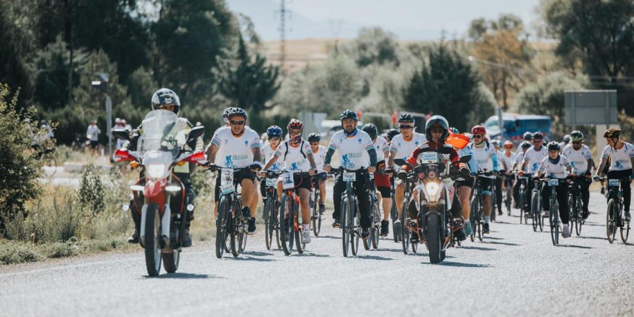 Konya'da bisiklet festivali! Gölün etrafında 12'nci kez pedal çevirdiler