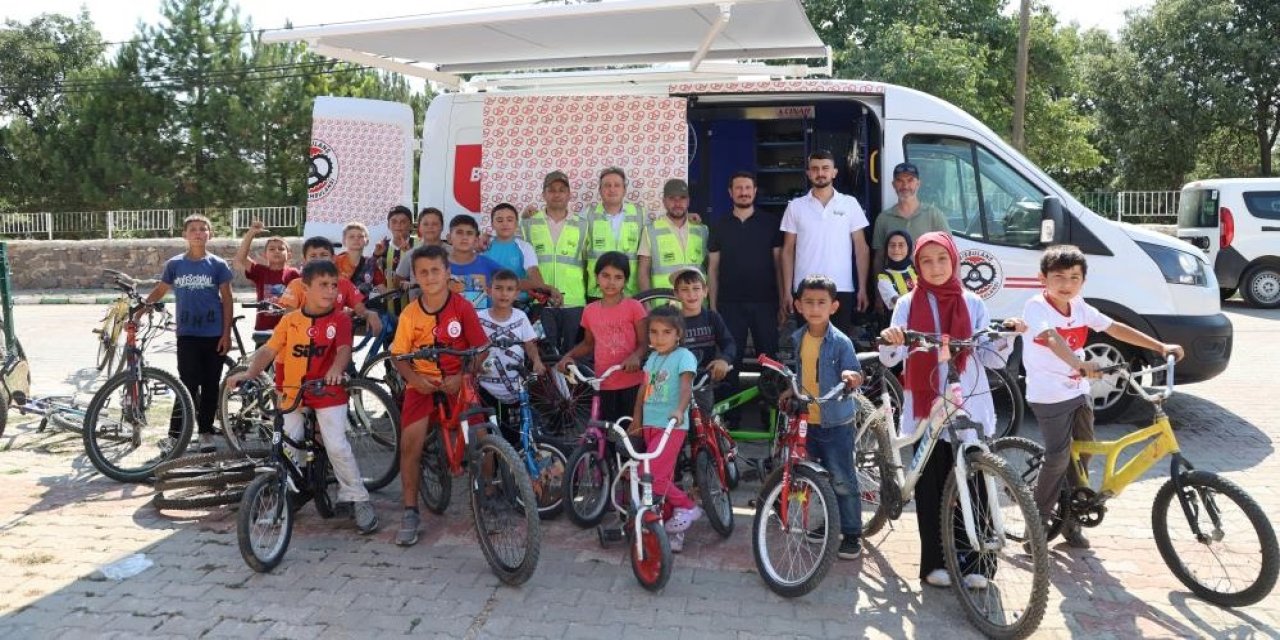 Büyükşehir, tamirci olmayan mahallelerde "Bisbulans" ile hizmet üretiyor