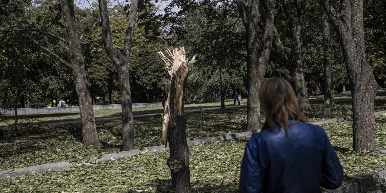 Rus güçlerinin Ukrayna'nın Harkiv şehrine roketli saldırılarında 2 kişi öldü
