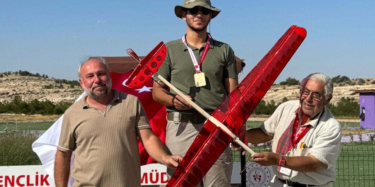 Kapsül Teknoloji Platformu, 6. Uluslararası Uzay Modelleri Şampiyonasında yıldızlaştı