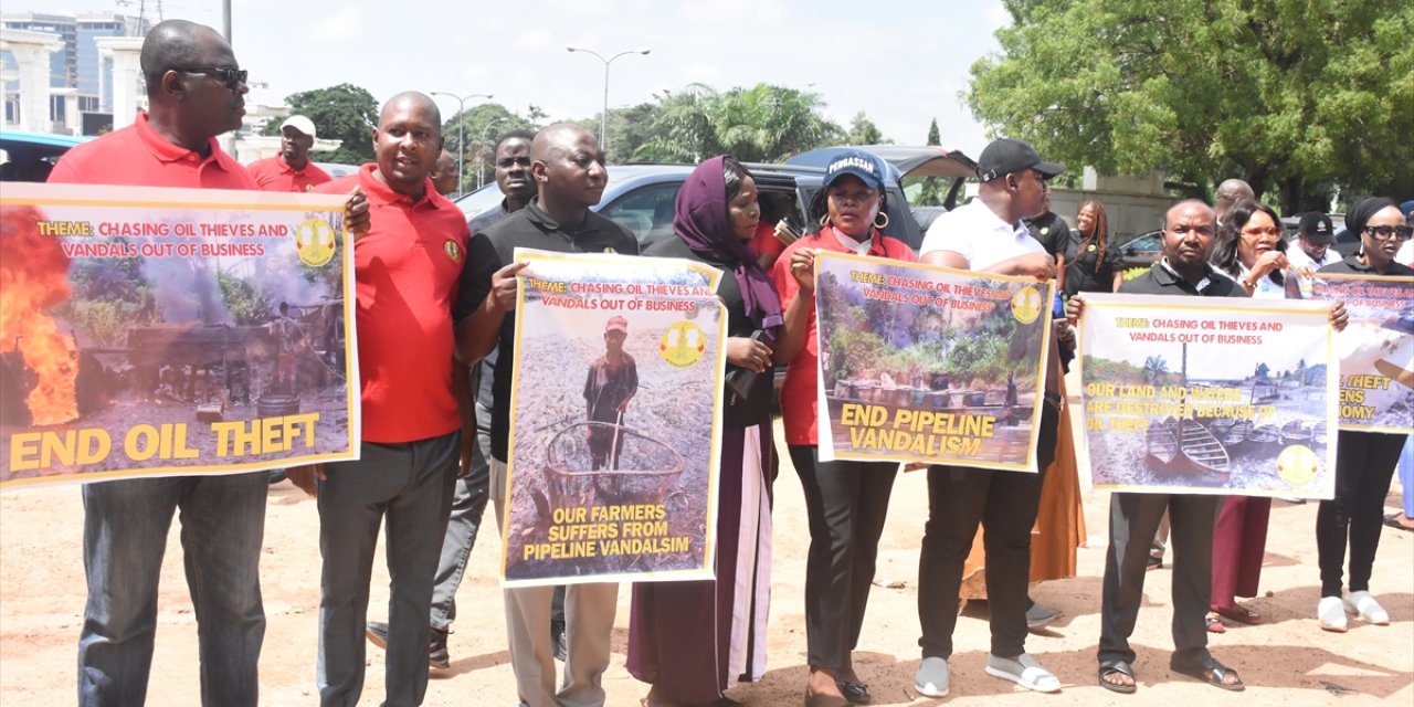 Nijerya'da petrol hırsızlıkları protesto edildi