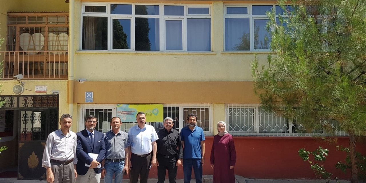 Beypazarı Kaymakamı Oktay Erdoğan okulları ziyaret etti