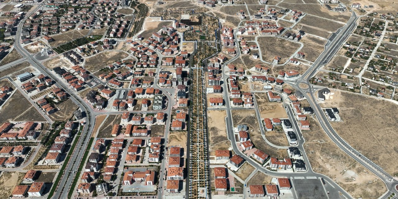 Selçuklu’ya değer katacak ve Konya’nın en uzun bisiklet ve yürüyüş yoluna sahip olacak Yelda Parkı’nın yapımı sürüyor