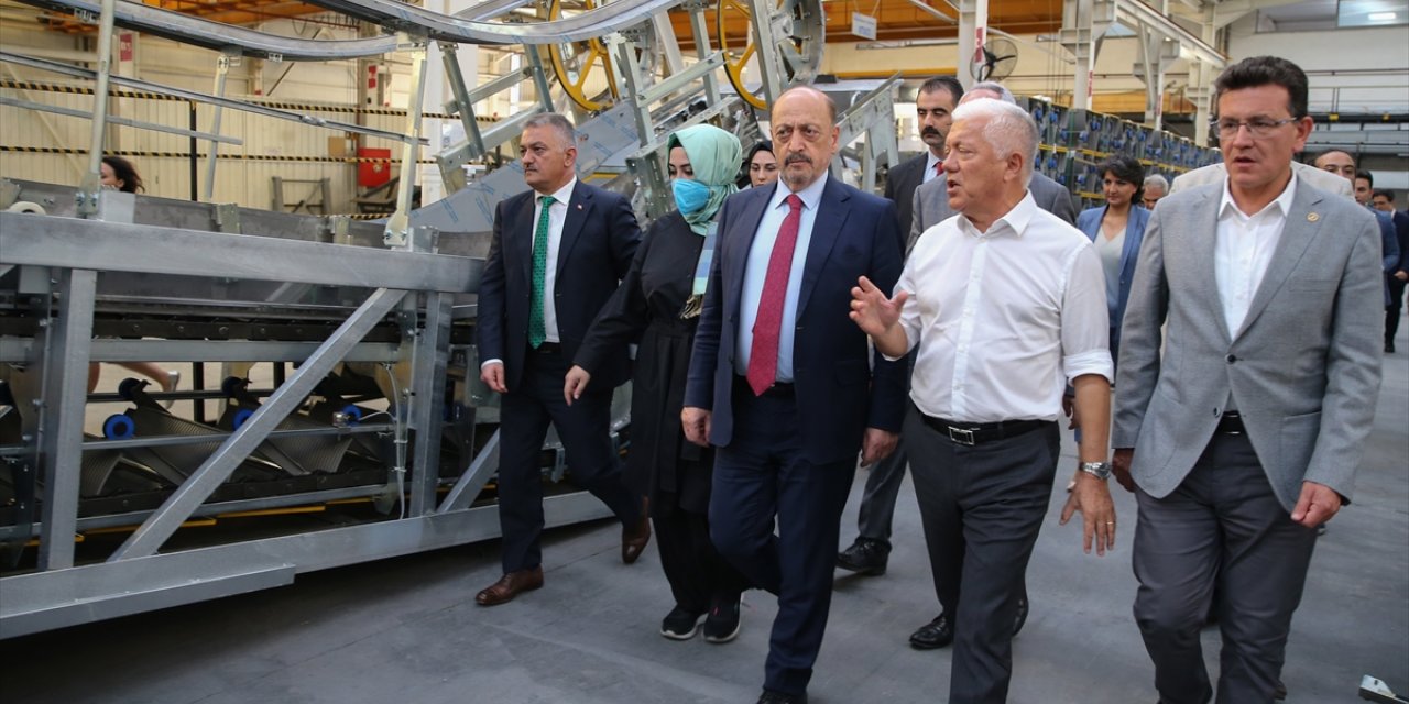 Çalışma ve Sosyal Güvenlik Bakanı Bilgin, Antalya'da ziyaretlerde bulundu