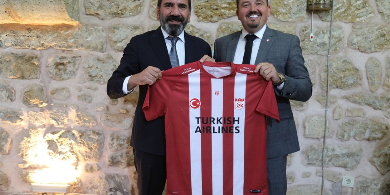 Sivassporlu yöneticiler, Slavia Prag yöneticileriyle bir araya geldi