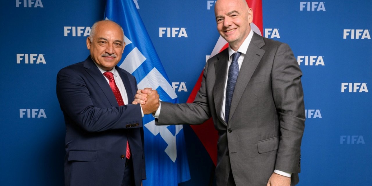 TFF Başkanı Mehmet Büyükekşi, Gianni Infantino'yla bir araya geldi