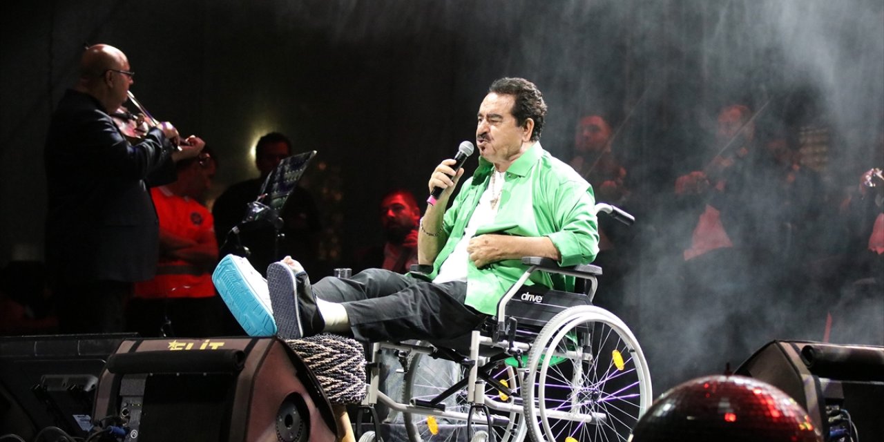 İbrahim Tatlıses, Manisa'da konser verdi