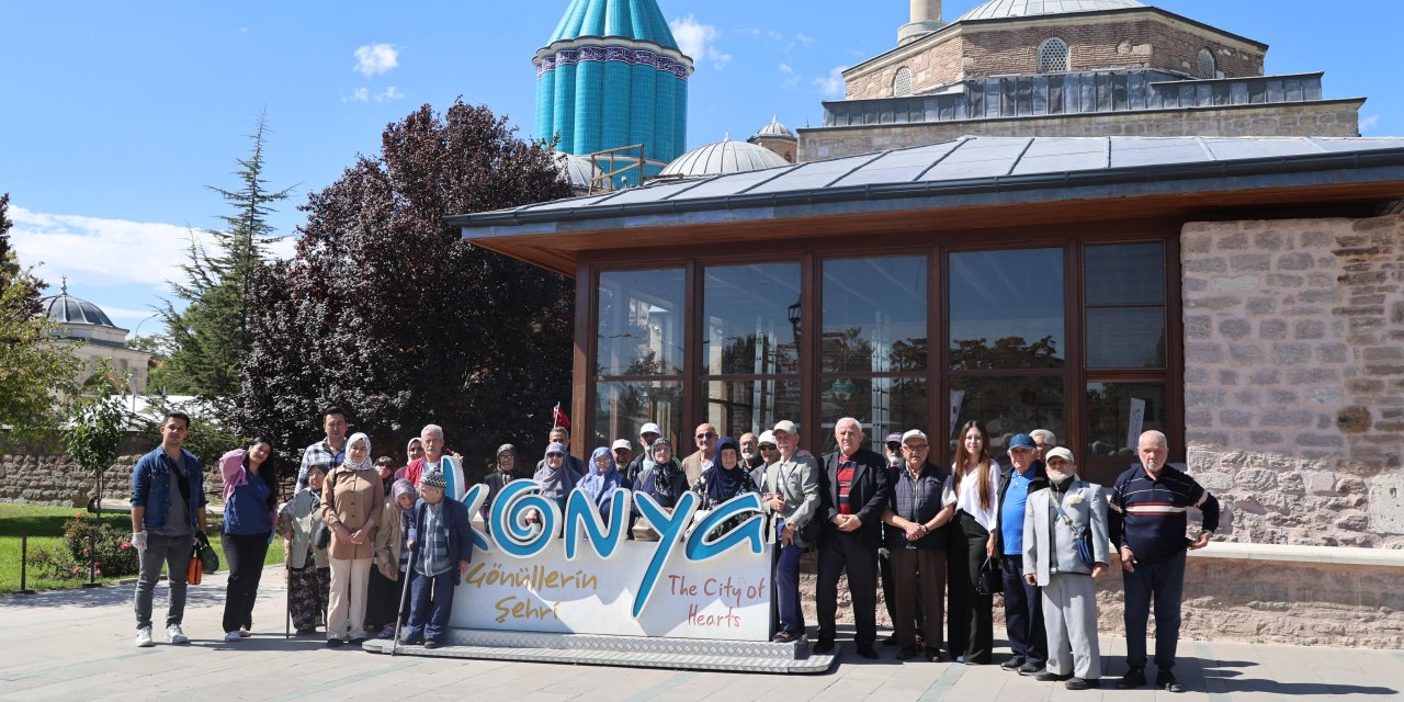 Konya'da Dünya Yaşlılar Günü'nde büyükler unutulmadı!