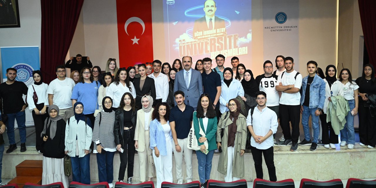 NEÜ öğrencileriyle bir araya gelen Başkan Altay; "Ülkemizin ve dünyanın size ihtiyacı var"