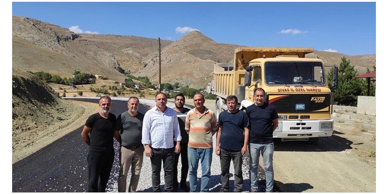 Ulaş Kaymakamı Selçuk Baş, asfaltlama çalışmalarını inceledi