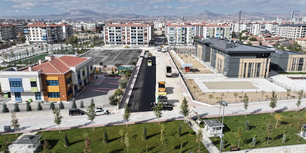 Karatay'dan ilçenin dört bir yanında asfalt seferberliği