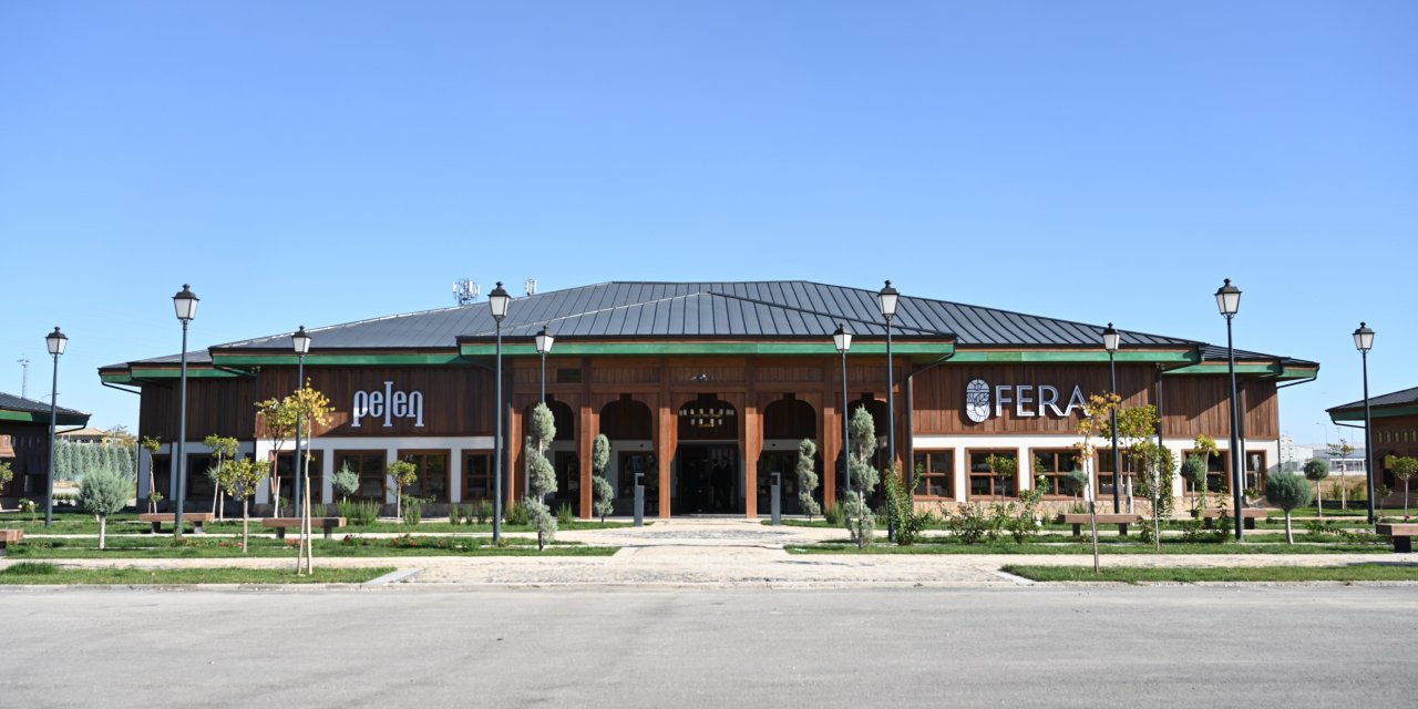 Başkan Altay Pelen Yöresel Ürün Satış Merkezi'nde incelemelerde  bulundu