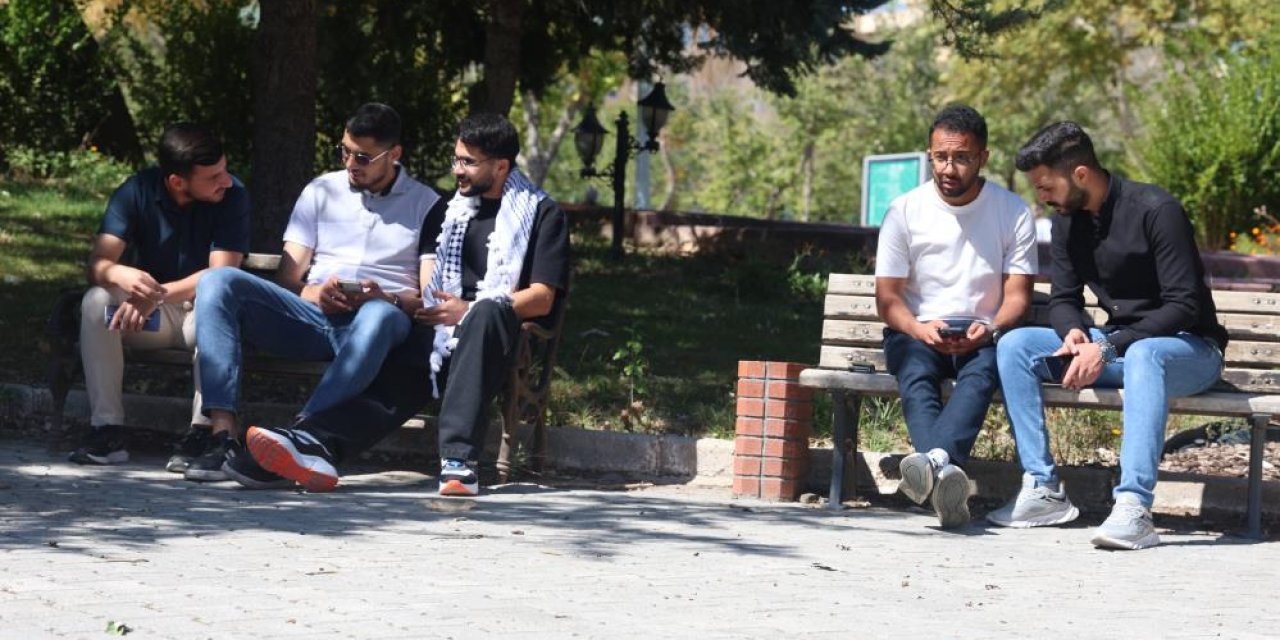 Konya'da eğitim gören Filistinli öğrenciler: En büyük destekçimiz savaştaki ailelerimiz