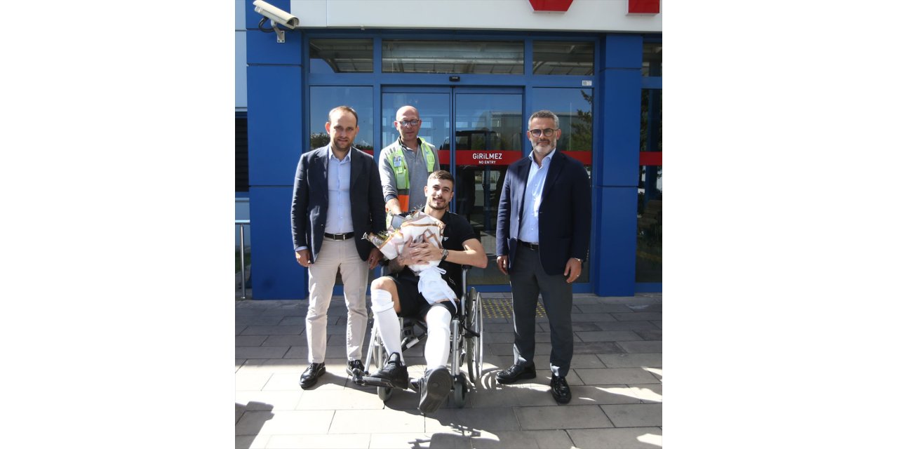 Sol dizinden operasyon geçiren Dorukhan Toköz Trabzon'a geldi