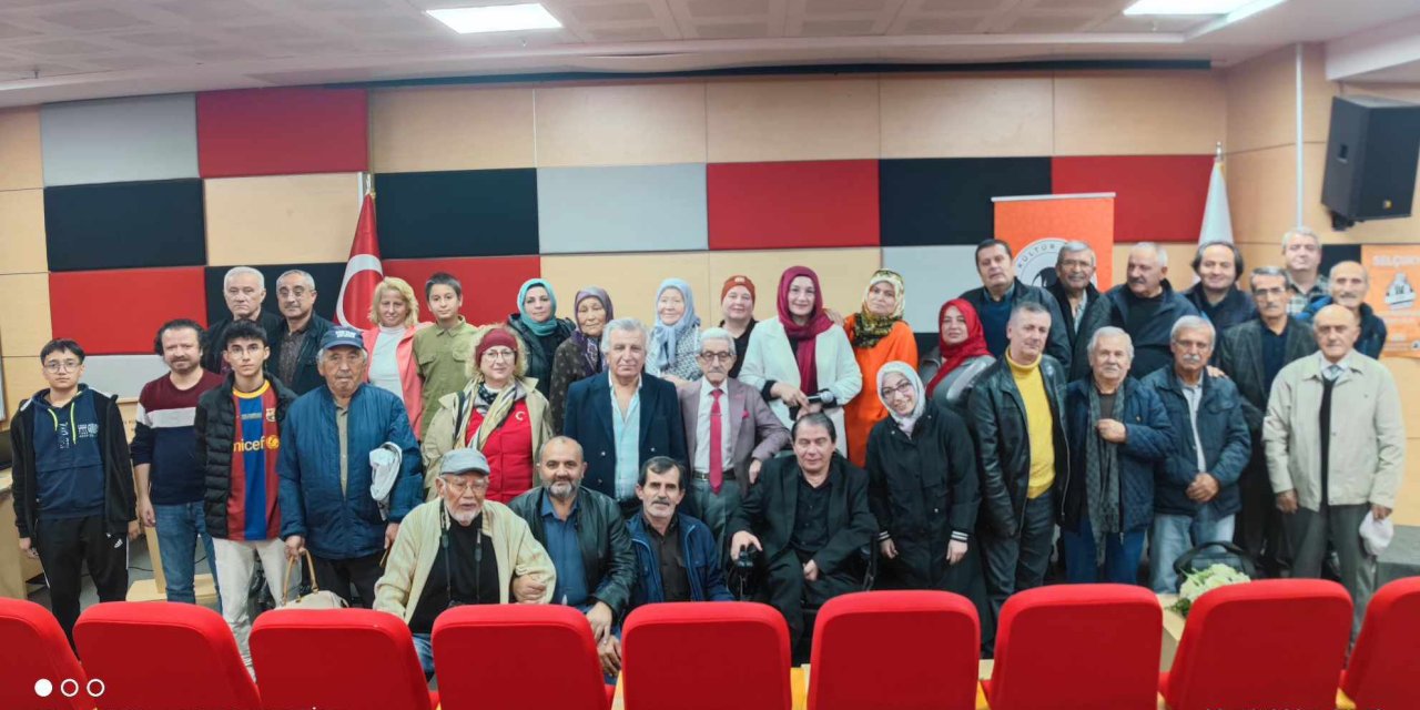 Selçukya'da Cumhuriyet Bayramı şiirlerle kutlandı