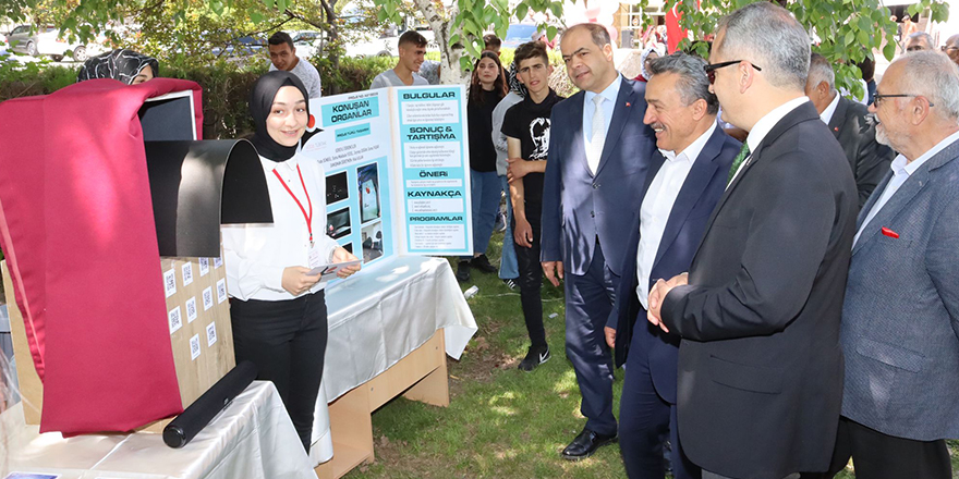 TÜBİTAK bilim fuarı ve resim sergisi açıldı