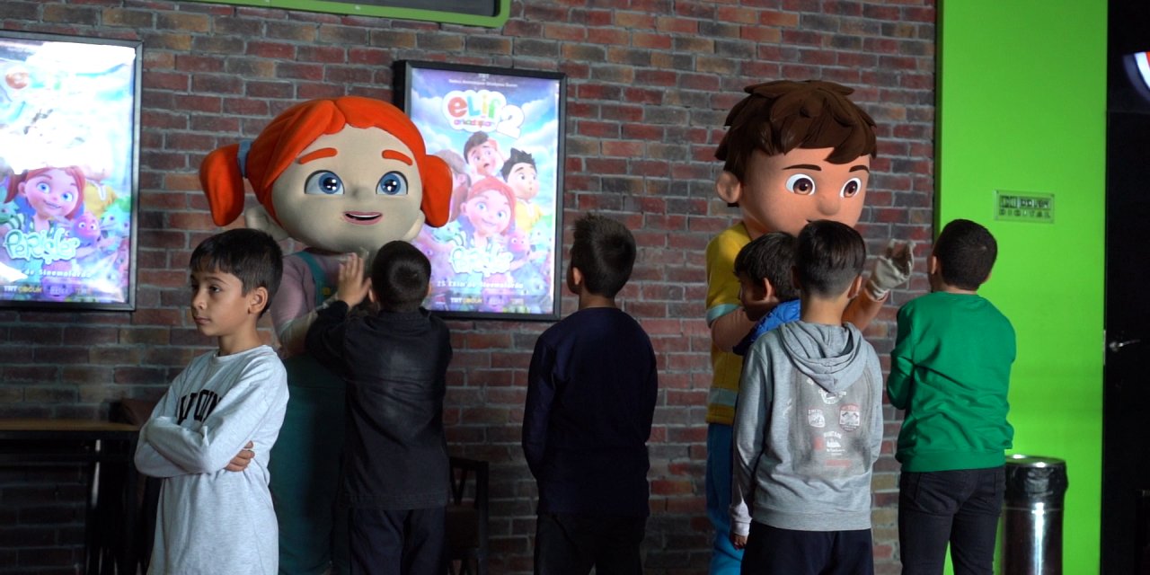 Bilgehane öğrencilerinin sinema keyfi! 4 bin 245 öğrenci beyaz perdede bir araya geldi