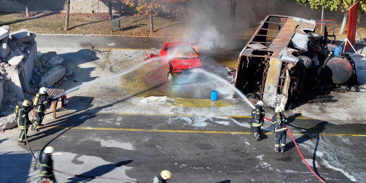 Konya Büyükşehir'in "Gönüllü itfaiyecilik Projesi" örnek oluyor