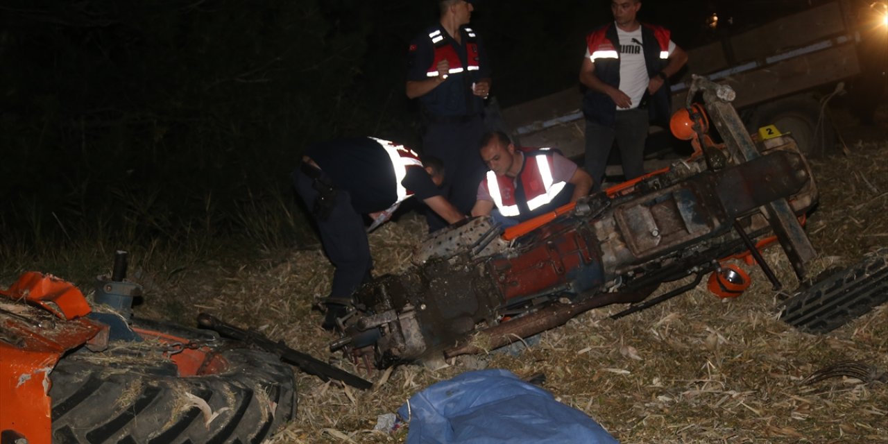 GÜNCELLEME - Kastamonu'da otobüs ile traktör çarpıştı, 1 kişi öldü, 12 kişi yaralandı