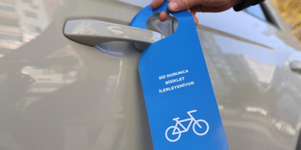 Konya'da bisiklet yollarını kaplayan araçlara uyarı!