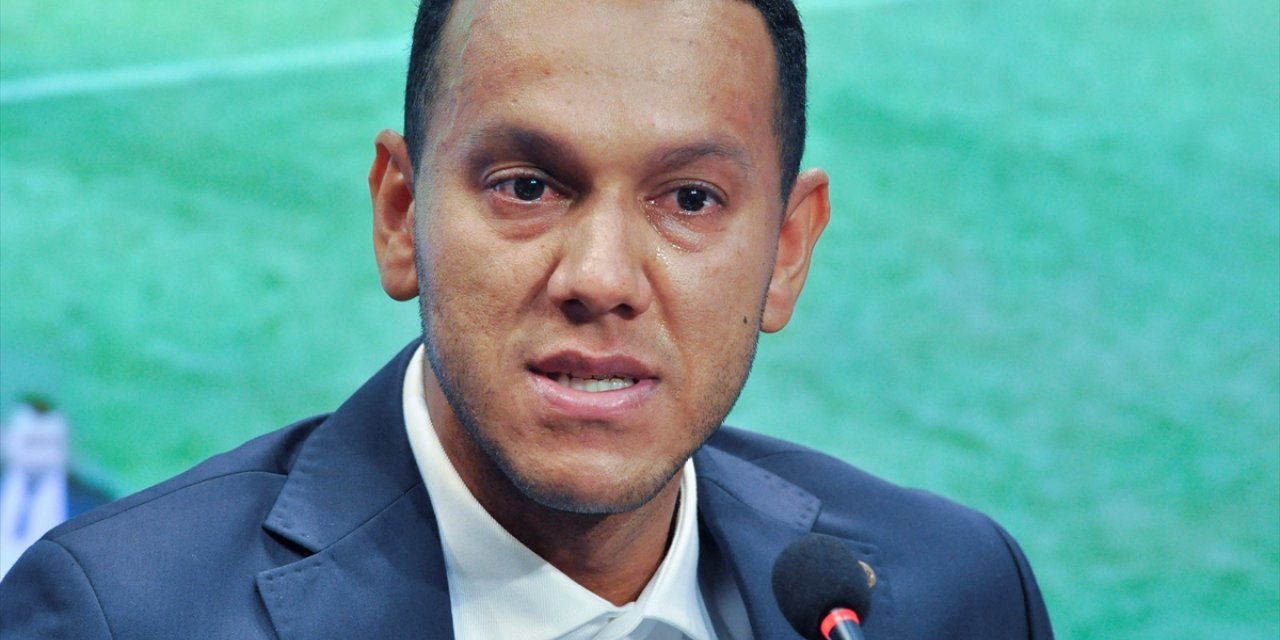 Beşiktaşlı Josef, MKE Ankaragücü maçından sonra aldığı cezaya gözyaşlarıyla itiraz etti