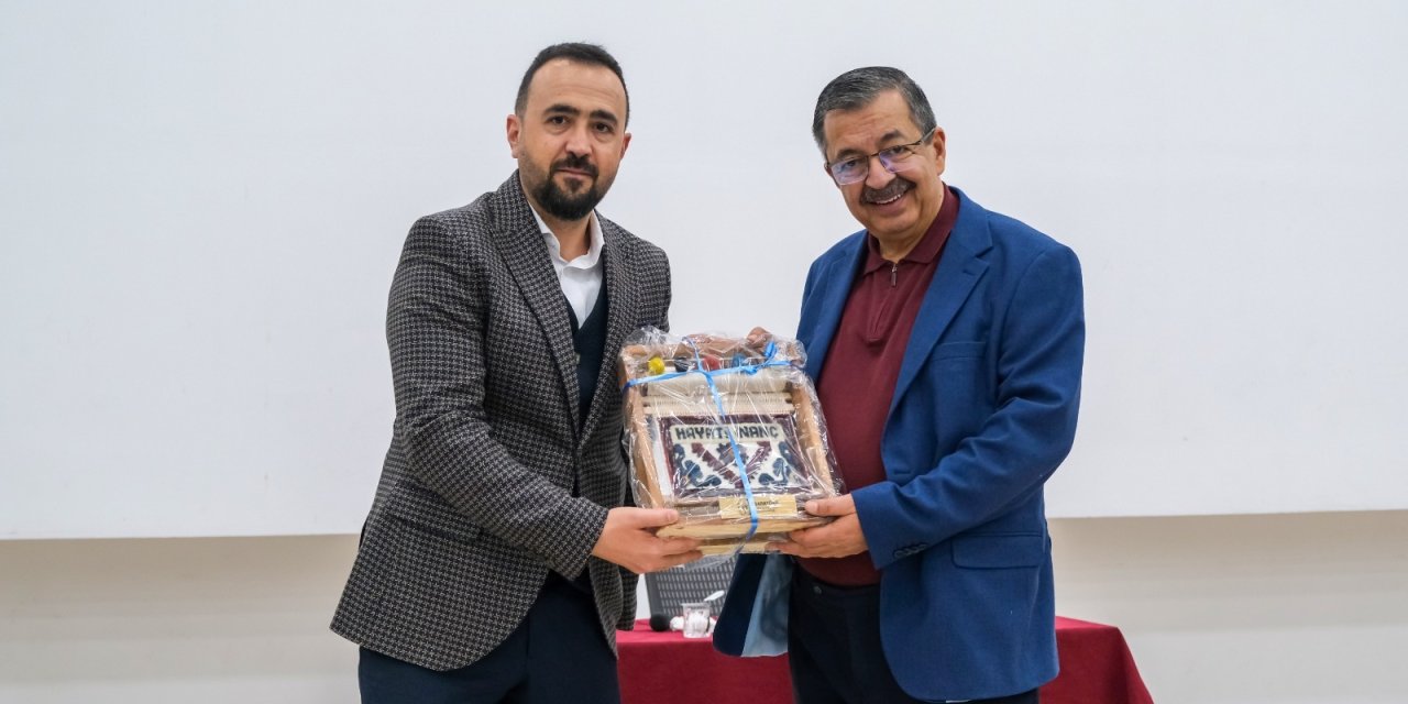 Hayati İnanç Sarayönü’nde! İnanç’tan sabredin ve çok okuyun mesajı